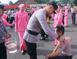 Kapolres Metro Gelar Upacara Laporan Kenaikan Pangkat 65 Personel Periode 1 Januari 2026