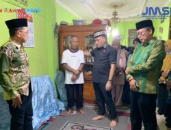 Walikota Metro Bambang Bertakziah di Rumah Bunga Rosana Korban Terseret Arus Wira Garden