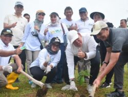 Penanaman Pohon di Labuhanratu Warnai HUT ke-27 Lamtim, Bupati Ela Tekankan Kelestarian Lingkungan