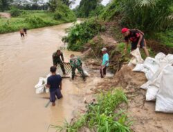 Semangat Gotong Royong, Prajurit dan Warga Bangun Jembatan di Gunung Sugih
