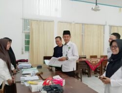 Kepala Kemenag Kota Metro Lakukan Monev Asesmen Sumatif Akhir di MAN 1 Metro