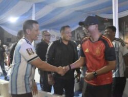 Tugu Adipura Bergemuruh, Danrem 043/Gatam Bersama Forkopimda Lampung dan Masyarakat Nobar Final Piala Dunia 2026