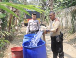 Kemarau Melanda, Polres Metro Salurkan Bantuan Air Bersih untuk Warga Purwosari