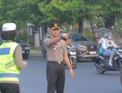 Kapolres Dan Wakapolres Metro Turun Langsung Atur Lalin, Wujud Nyata Pelayanan Polri Kepada Masyarakat